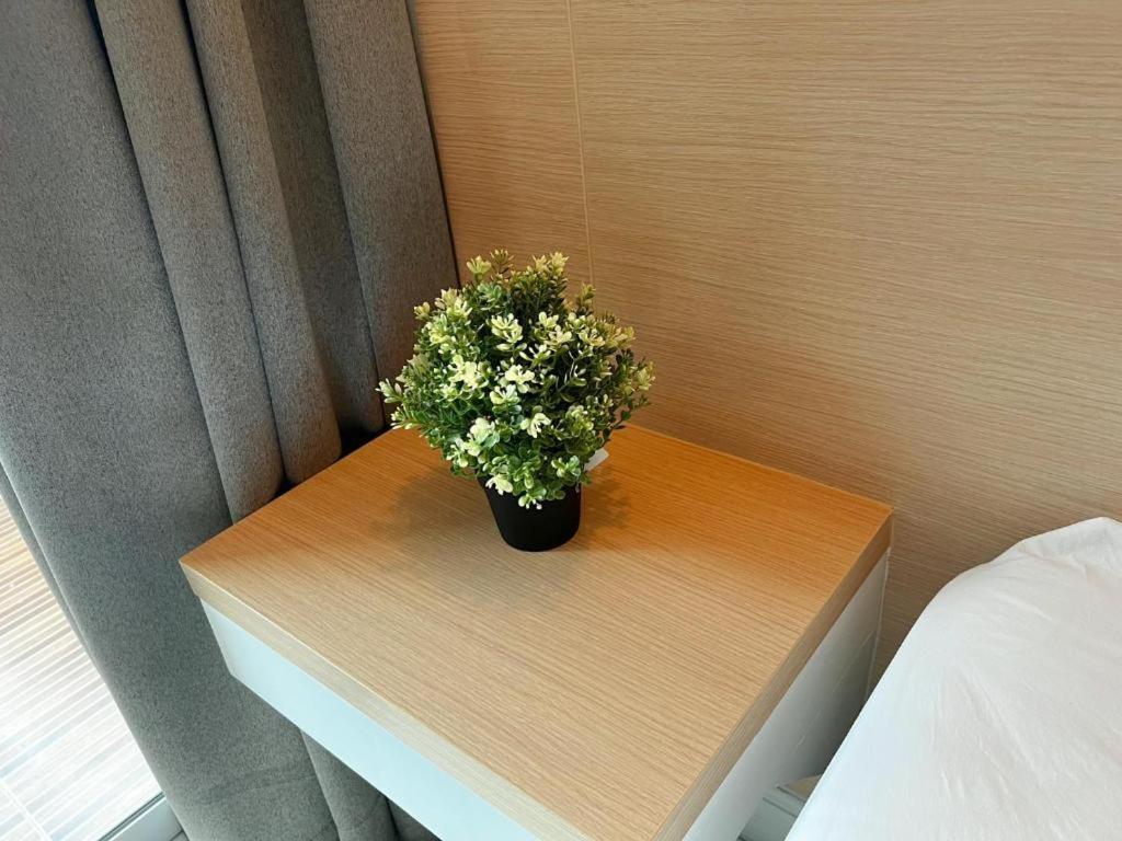 Nana Chat Bangsaen Hotel Si Racha Exterior photo