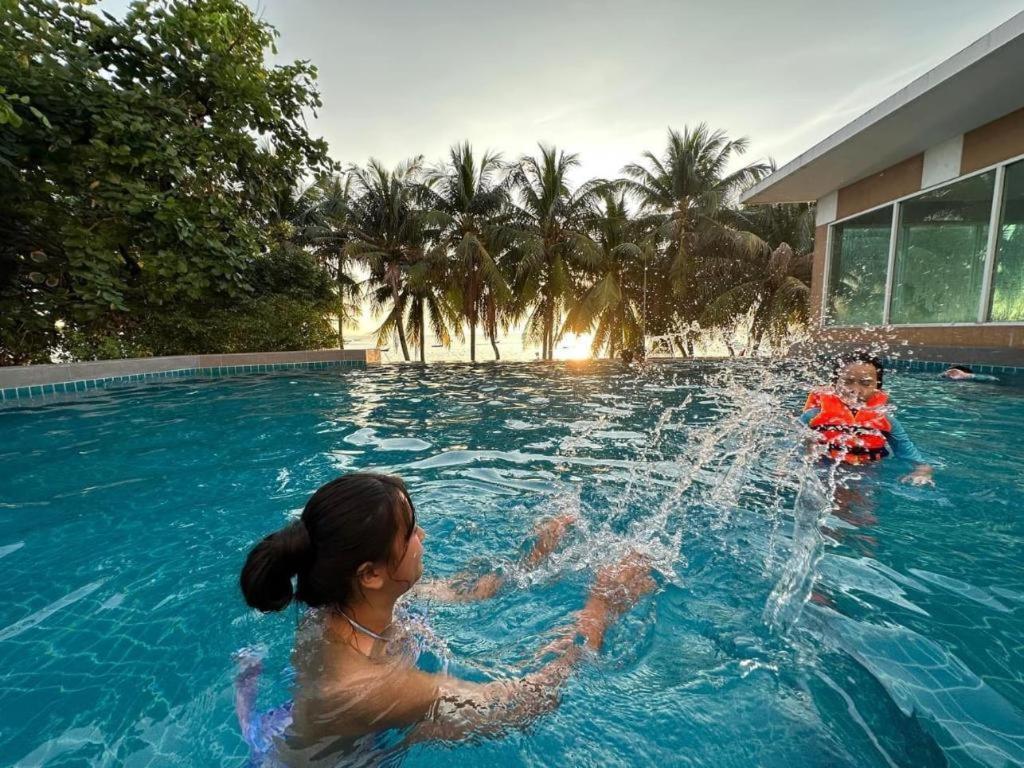 Nana Chat Bangsaen Hotel Si Racha Exterior photo