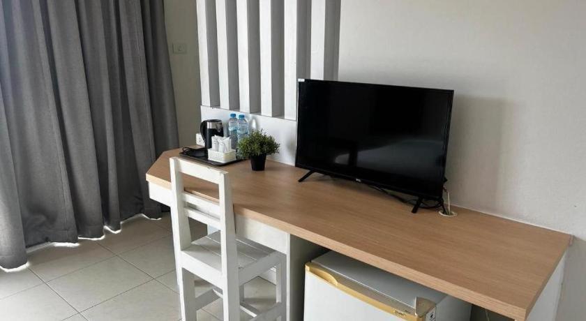 Nana Chat Bangsaen Hotel Si Racha Exterior photo